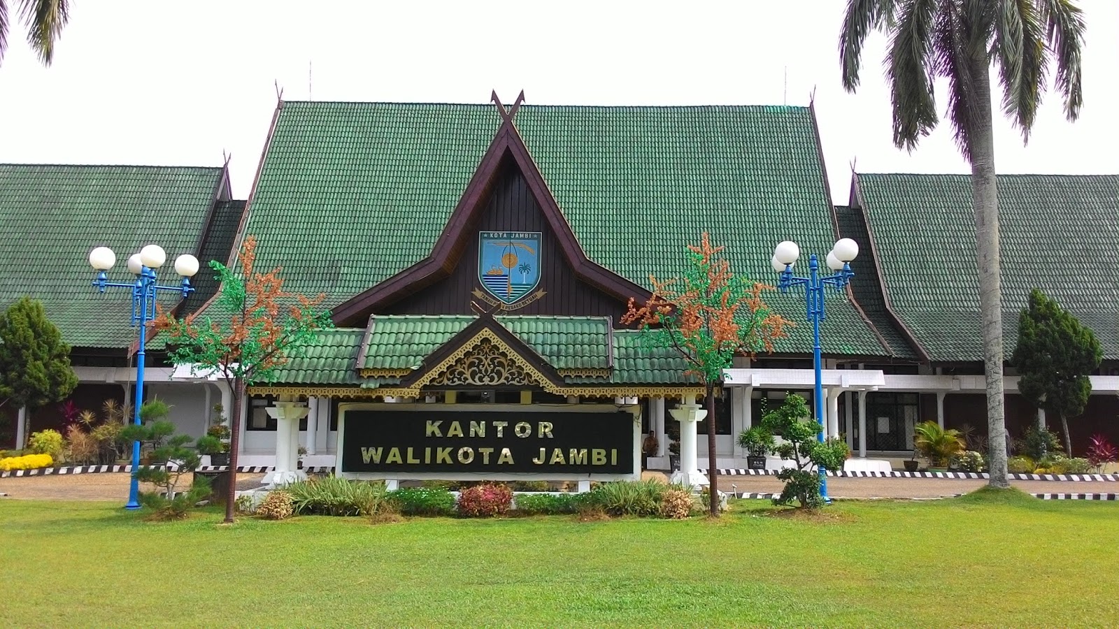 Postif Corona Melonjak, Kantor Wali Kota Jambi, Kantor Bupati  dan DPRD Muarojambi Ditutup