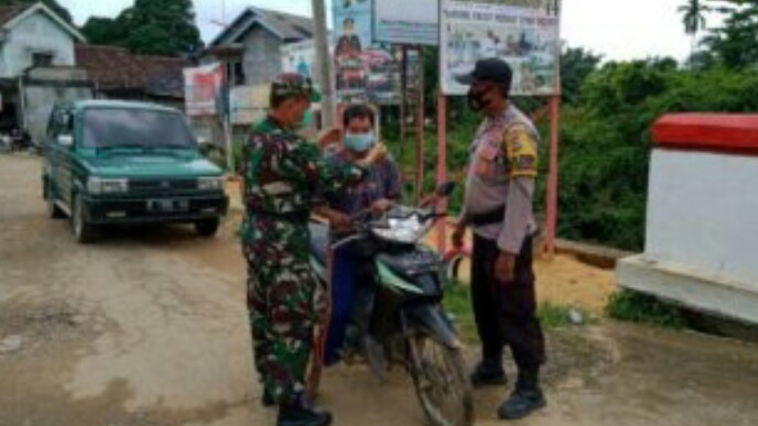 Tidak Ada Kata Lelah Bagi Babinsa Jajaran Kodim 0415 Batanghari untuk Selalu Mengingatkan Masyarakat Memakai Masker