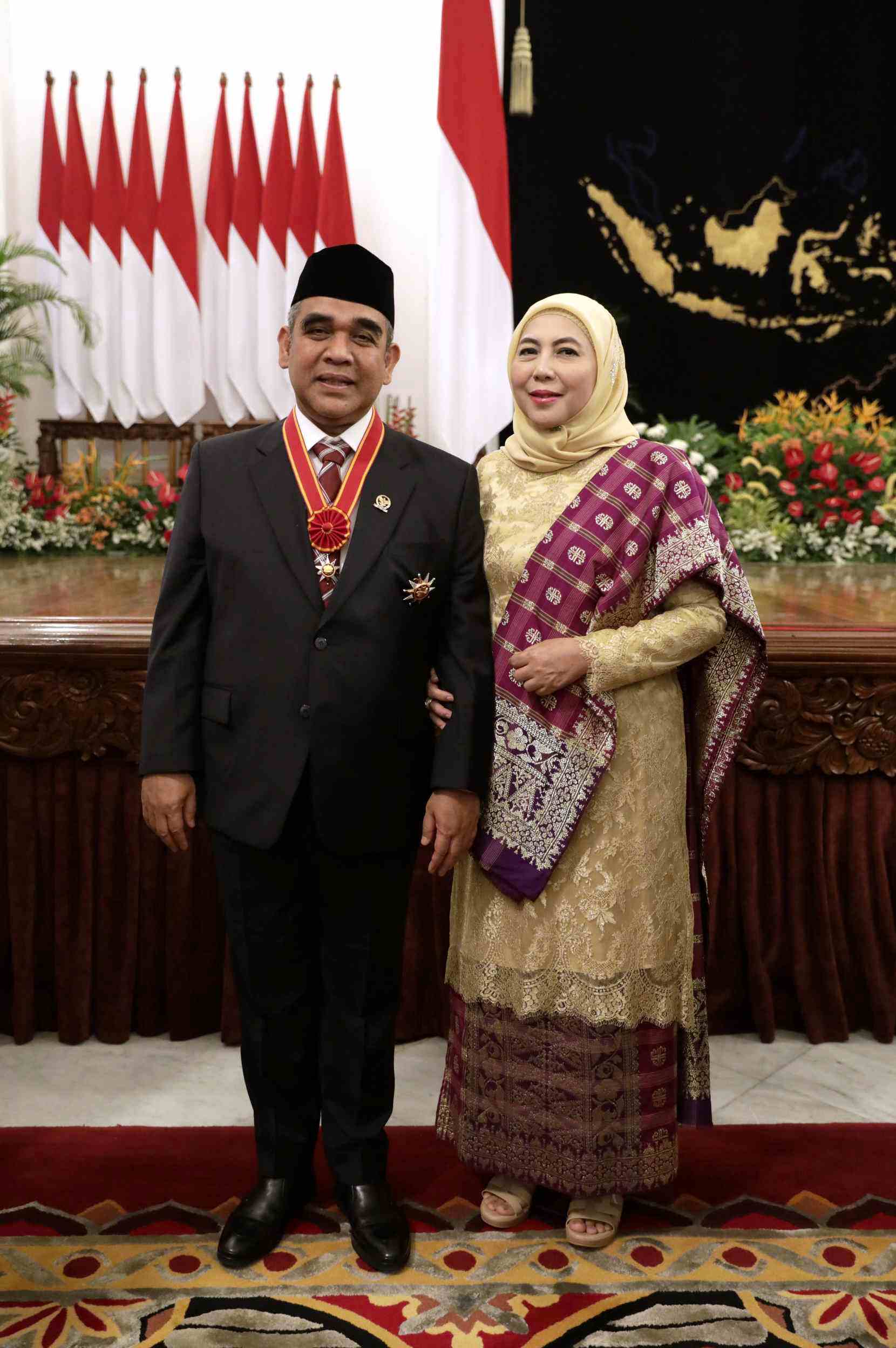 Presiden Jokowi Anugerahkan Bintang Maha Putra Kepada Ahmad Muzani