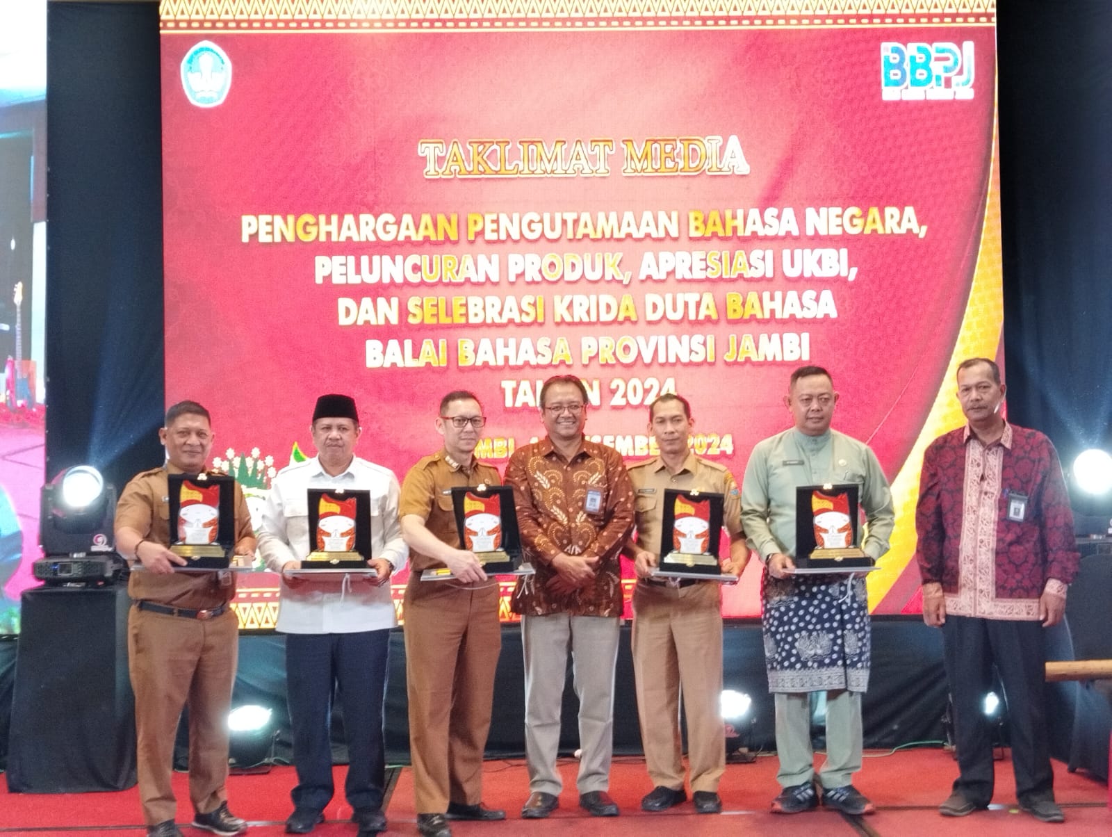 Kanwil Kemenag Jambi Raih 3 Penghargaan Pengutamaan Bahasa Negara dari Balai Bahasa Provinsi Jambi