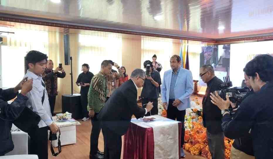 Universitas Jayabaya Gelar Seminar Internasional, Wakil Menteri Hukum Tekankan Kemajuan Teknologi Tuntut Hukum Bersikap Adaptif